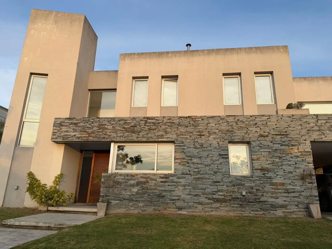 Casa en alquiler en Nuevo Quilmes 2