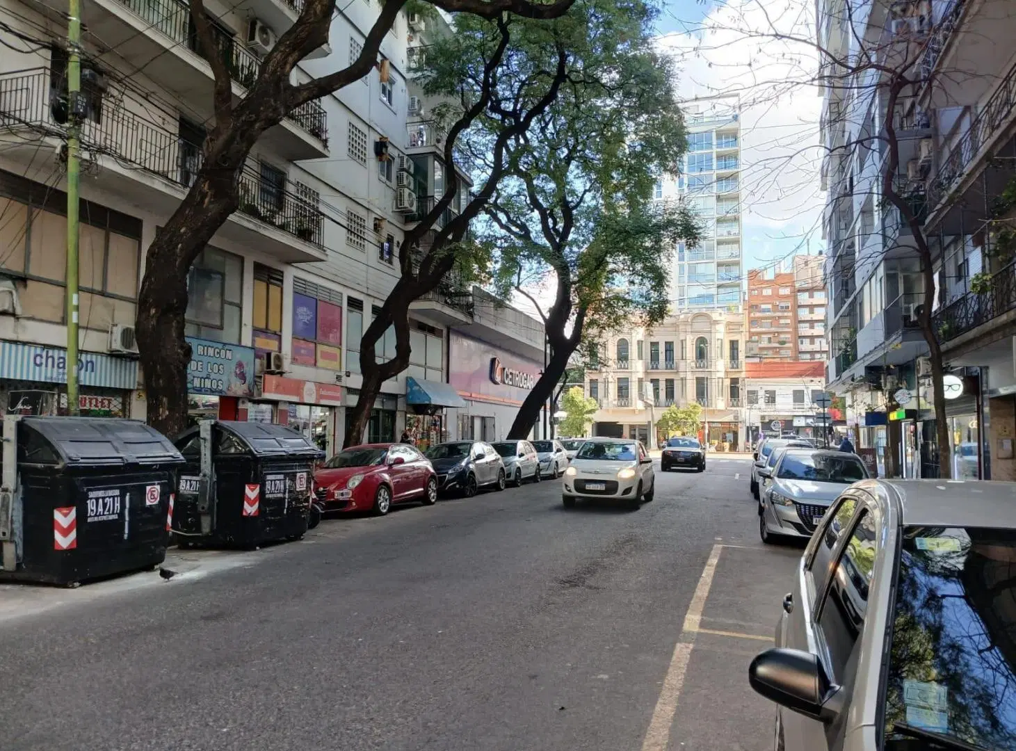 DISPONIBLE EN VENTA LOCAL COMERCIAL CON VENTANAL. 25M2. BELGRANO 8