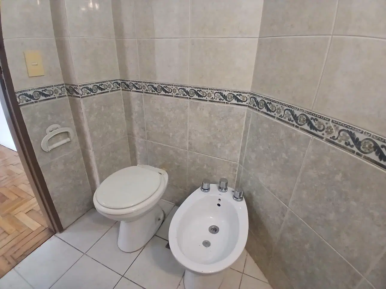 DISPONIBLE EN ALQUILER POR 24 MESES MONOAMBIENTE AL FRENTE C/BALCÓN. 26M2 5