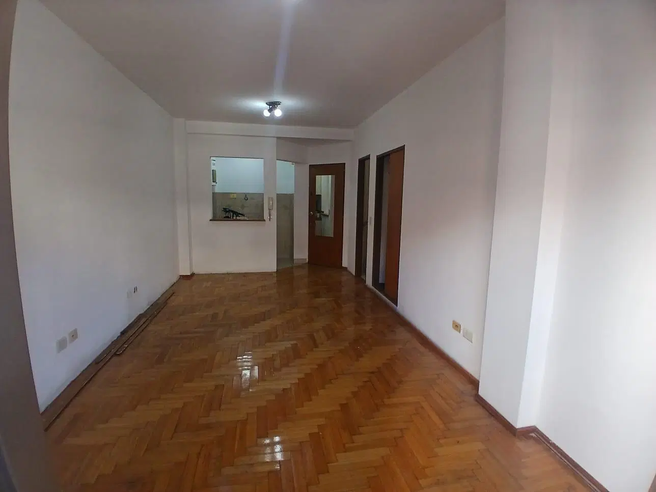 DISPONIBLE EN ALQUILER POR 24 MESES MONOAMBIENTE AL FRENTE C/BALCÓN. 26M2 1