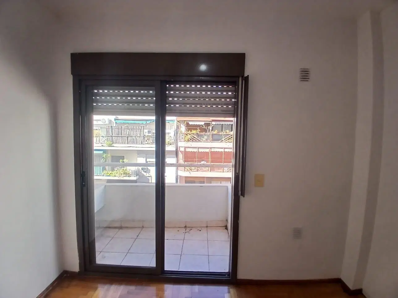 DISPONIBLE EN ALQUILER POR 24 MESES MONOAMBIENTE AL FRENTE C/BALCÓN. 26M2 3
