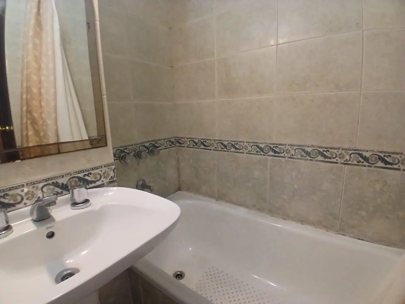 DISPONIBLE EN ALQUILER POR 24 MESES MONOAMBIENTE AL FRENTE C/BALCÓN. 26M2 8
