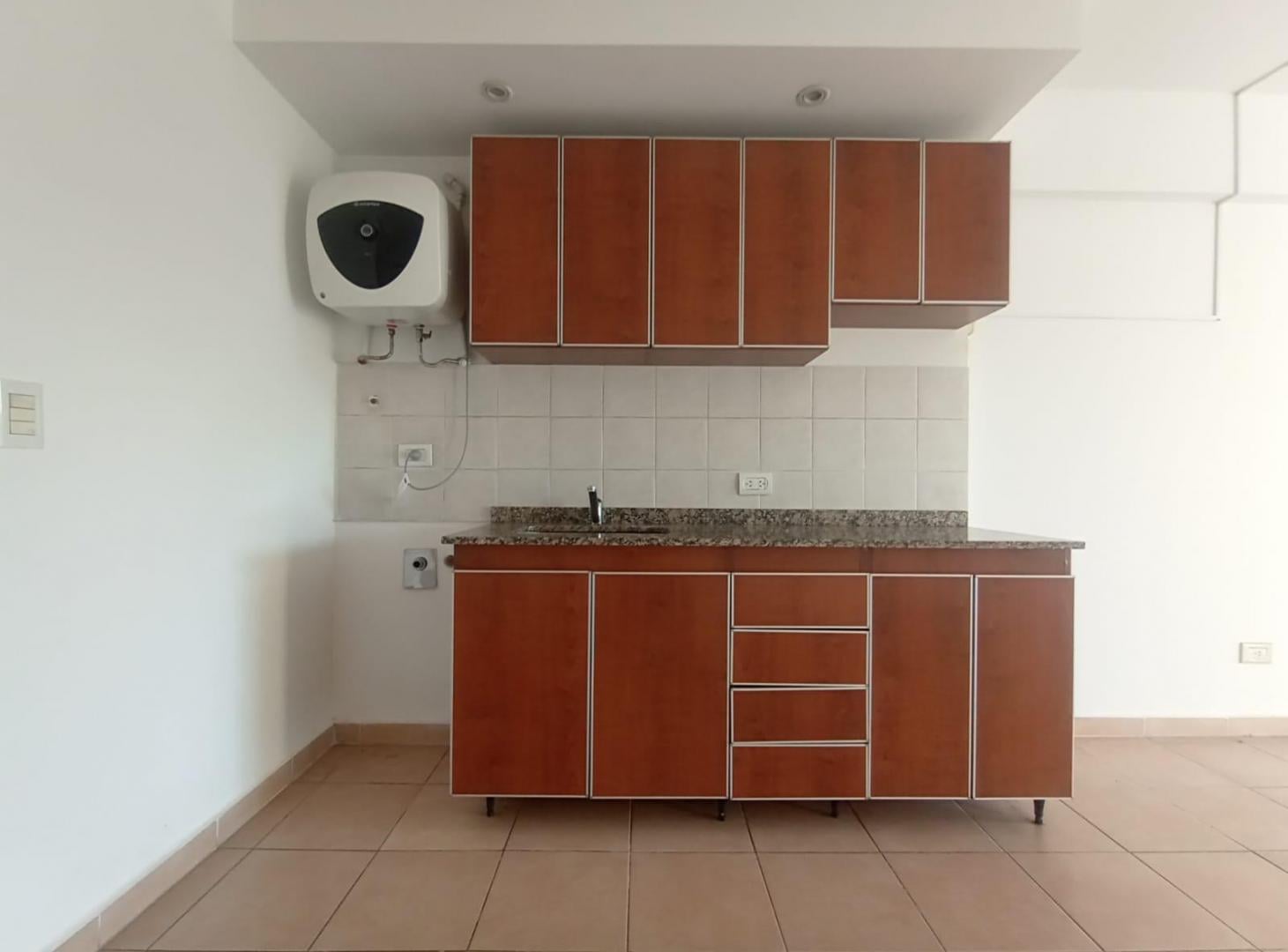 Foto de Alquiler Monoambiente luminoso con balcón y vista abierta en Parque, imagen 4