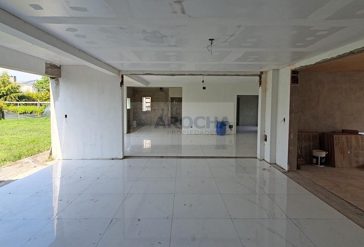 Foto de Casa en los troncos a terminar, imagen 2