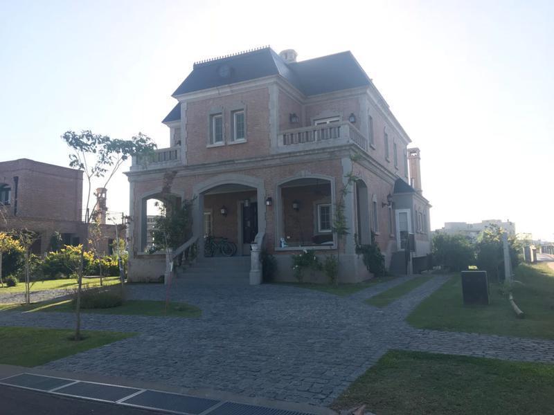 Foto de 4 dormitorios - Vista a la laguna, imagen 1