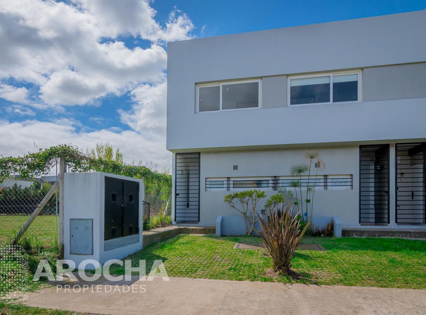 Foto de Venta Duplex de 3 ambientes con jardín en Quilmes, imagen 1