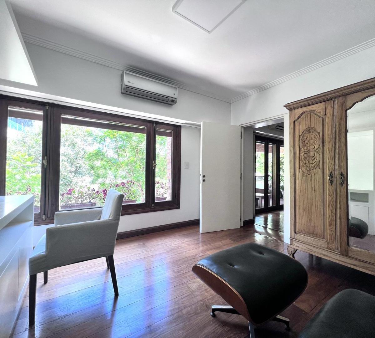 Piso de 6 Ambientes en Barrio Parque, 2 Cocheras! 2