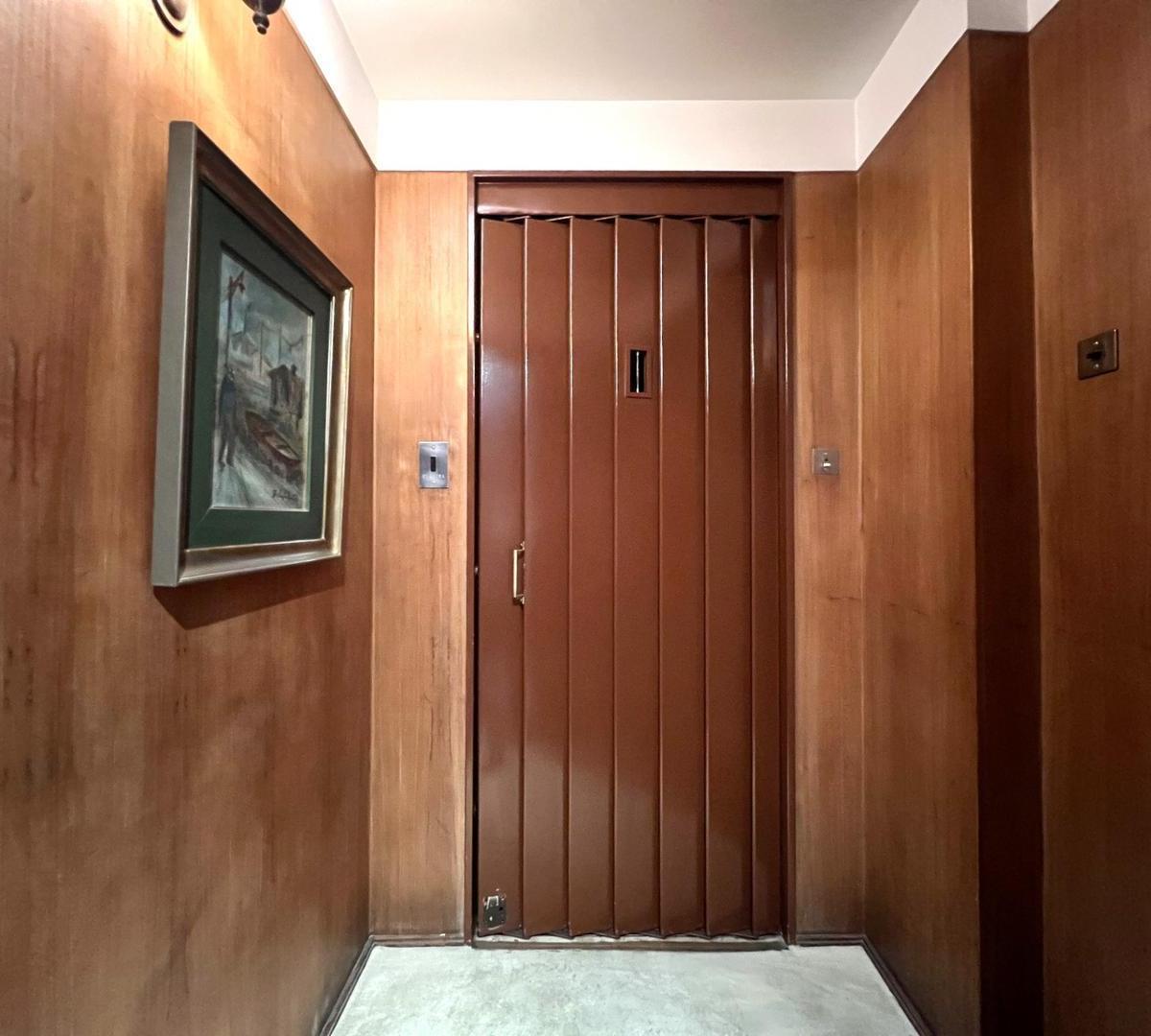 Único 5 Ambientes con Patio 180° y Cochera! Apto Crédito! 5