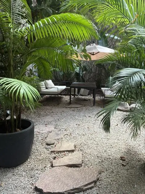 Lindisima Planta Baja con jardin  en Palermo Chico 3