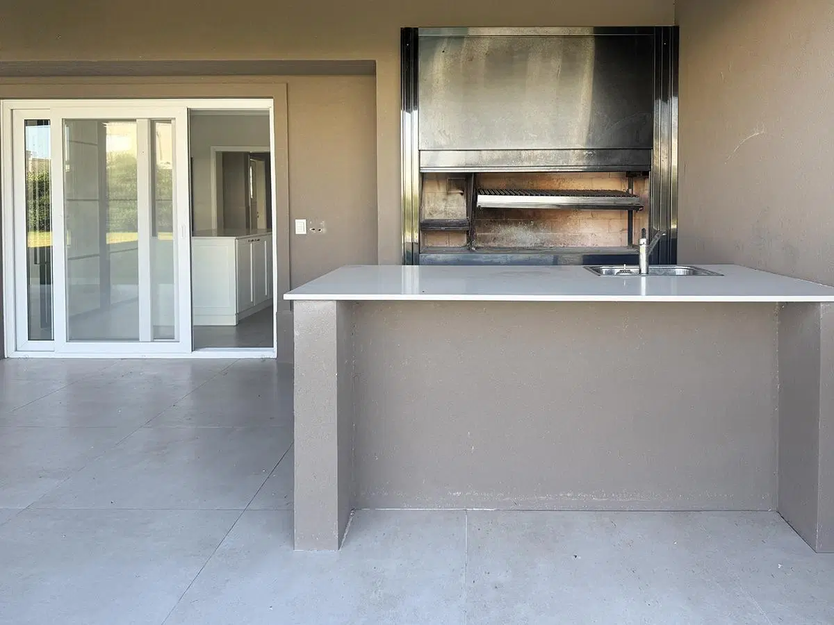 Espectacular casa 4 Dorm. + Playroom o 5to dorm. 3
