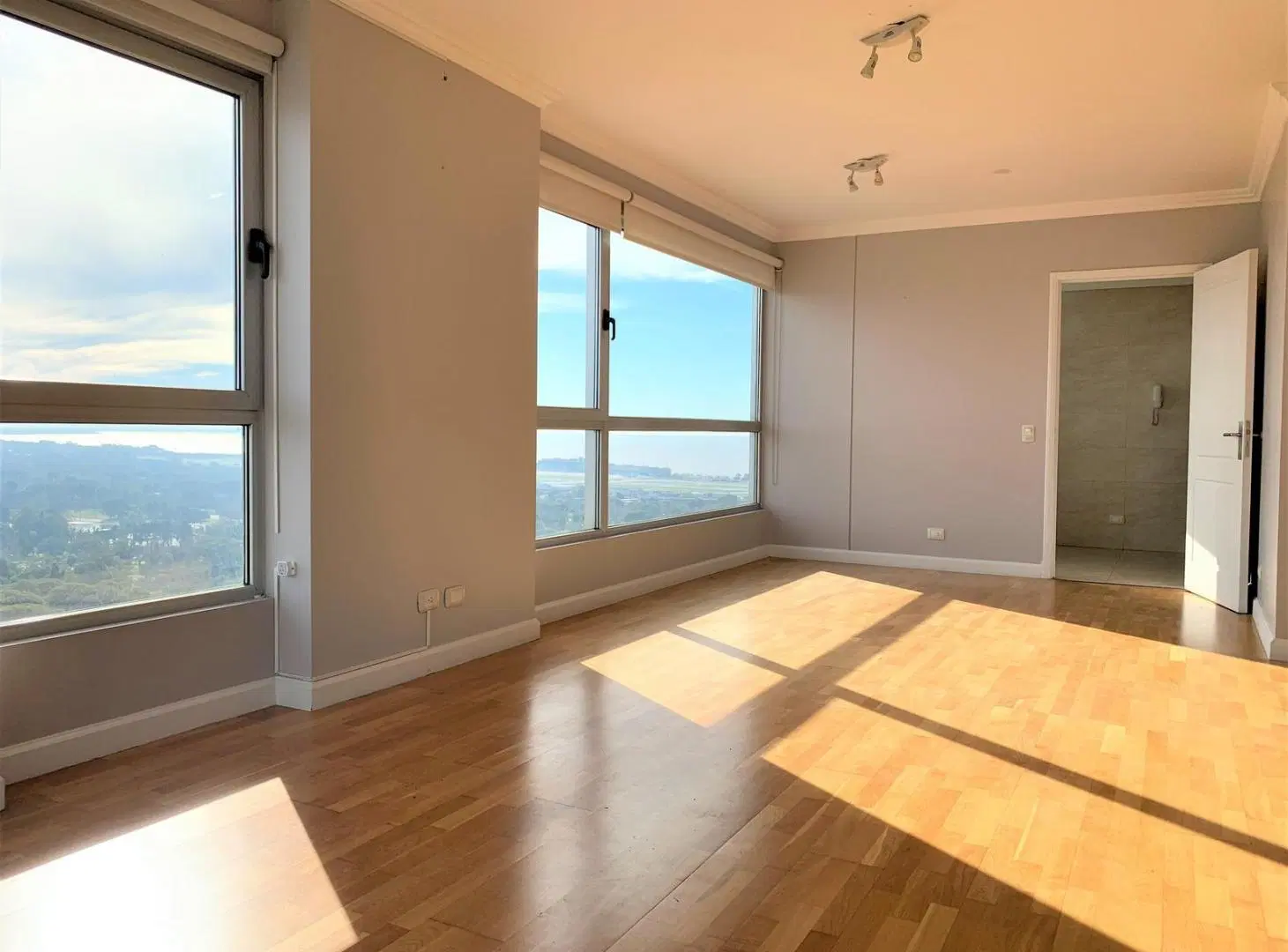 Espectacular 4 ambientes, piso altísimo en Torre Bellini! 5