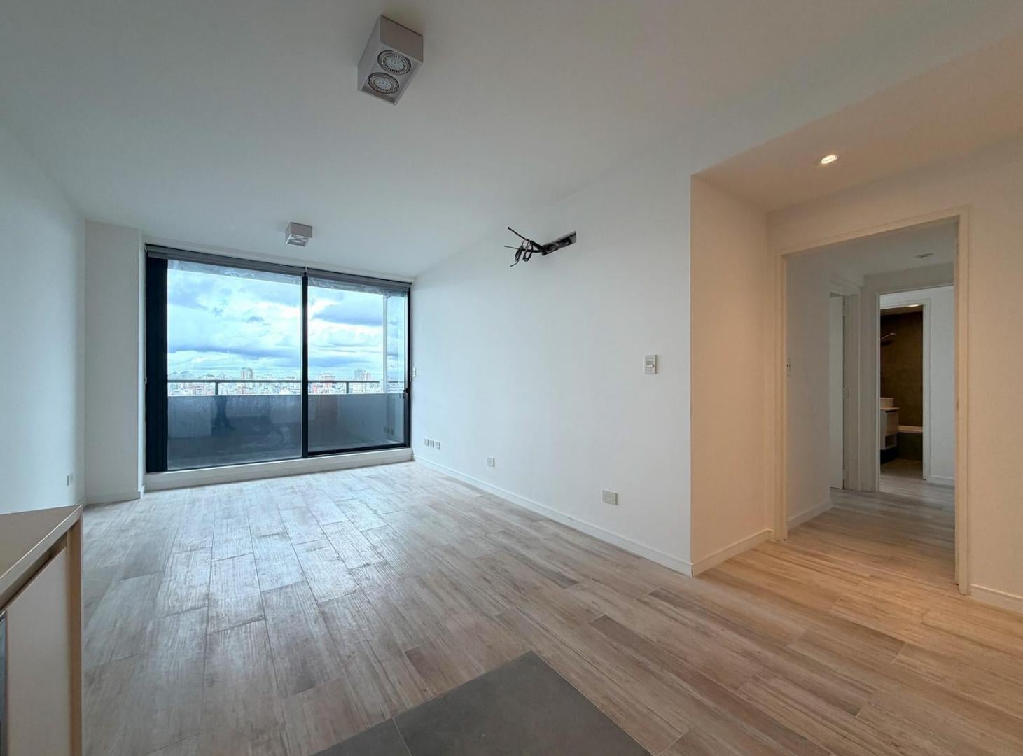 Foto de Espectacular 3 ambientes con cochera en Quantum Bellini, piso alto!, imagen 2