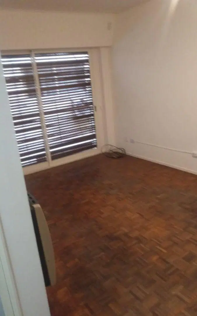 Depto. en venta sobre Avenida Rivadavia frente a plaza Once 5
