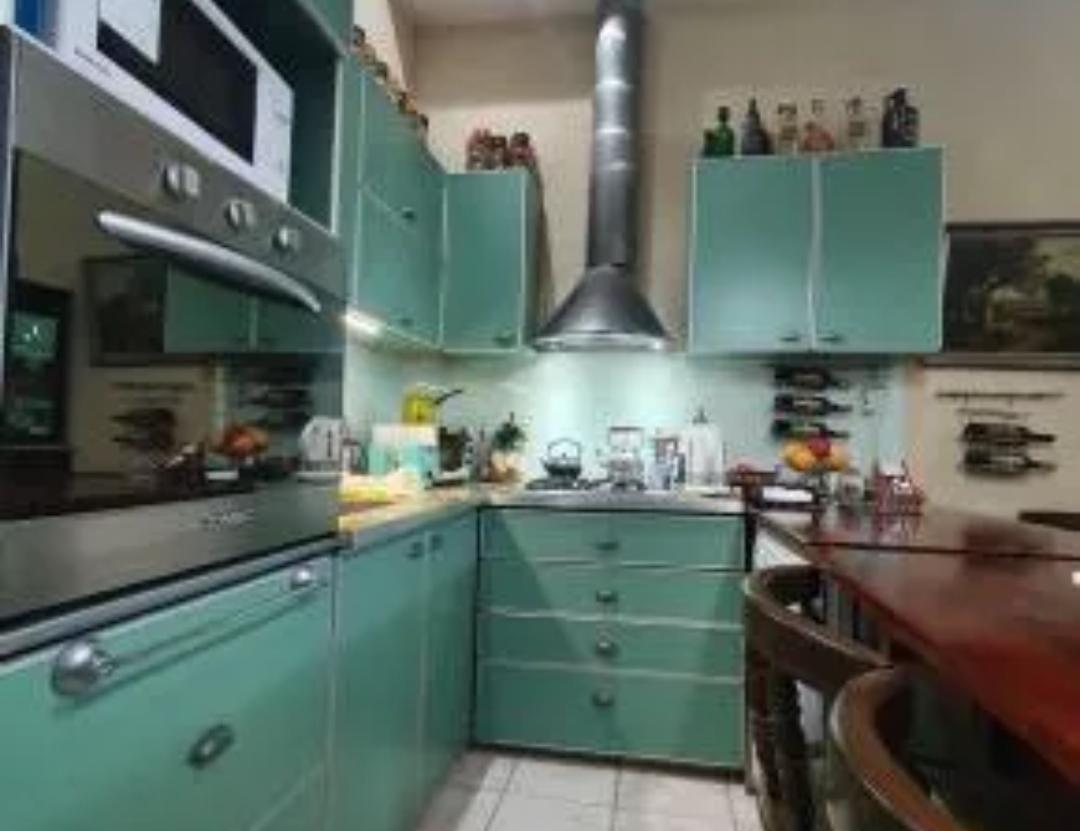 Casa de 5 Ambientes Remodelada, con Cochera, Baulera y Jardin! 3