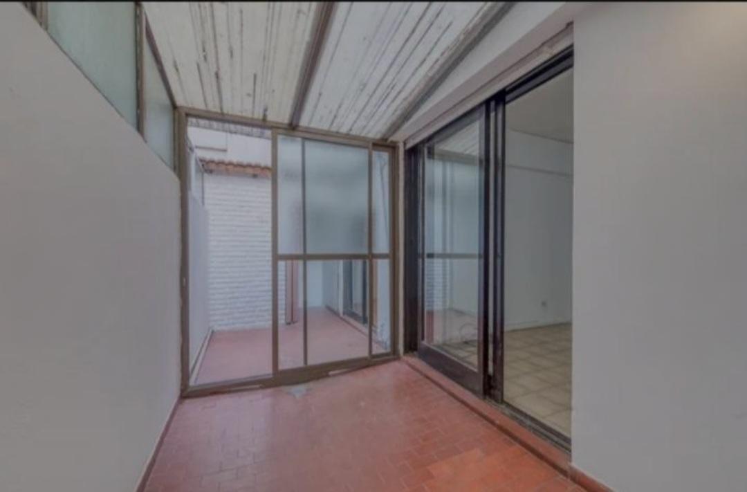 2 Ambientes con Dos Patios en Flores 3