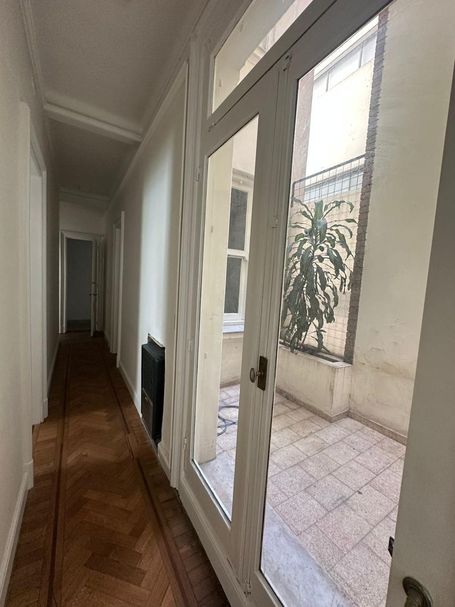 Piso de 5 Ambientes Al Frente en La Cuadra Mas Linda! 5