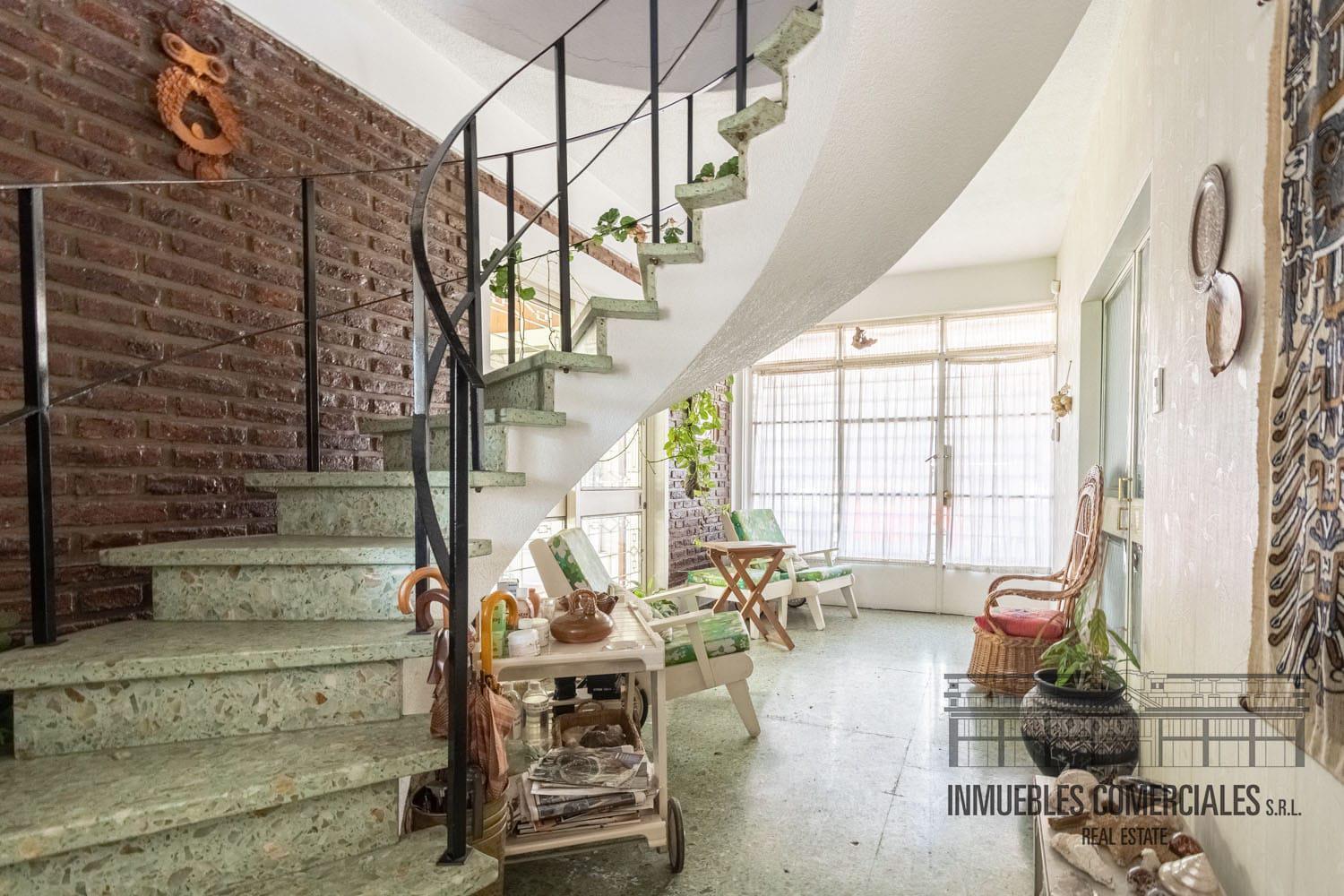 Casa con Pileta  en Versalles!!