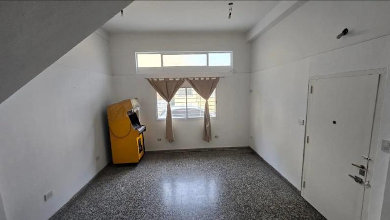Foto de P.H Cuatro ambientes con patio y cochera, imagen 2