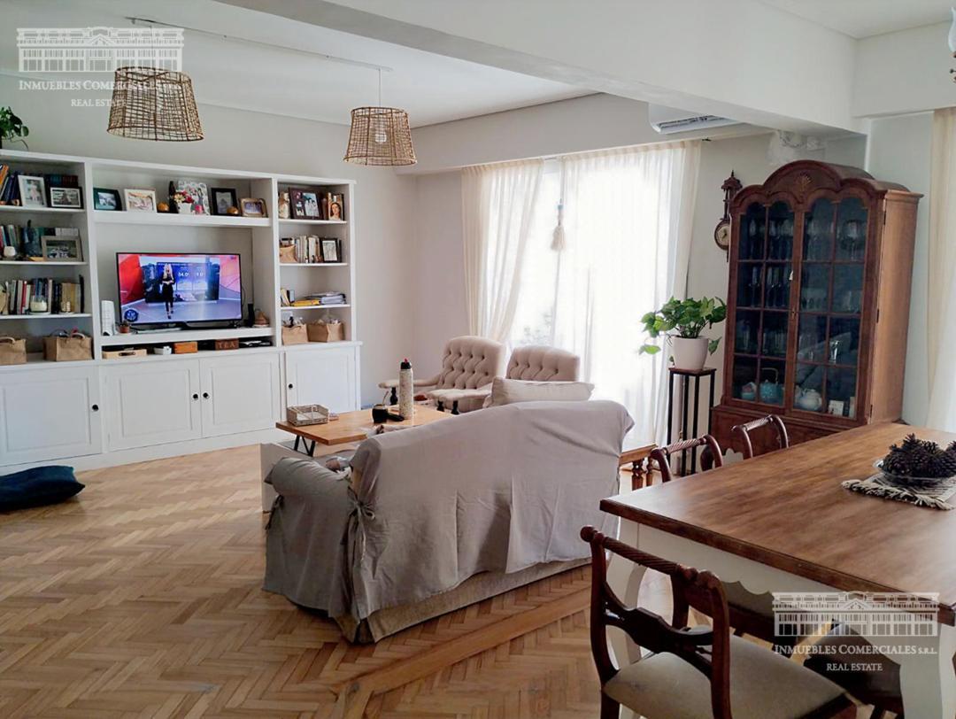 Foto de VENTA Departamento 2 dormitorios, amplio living comedor, Balcon, imagen 2