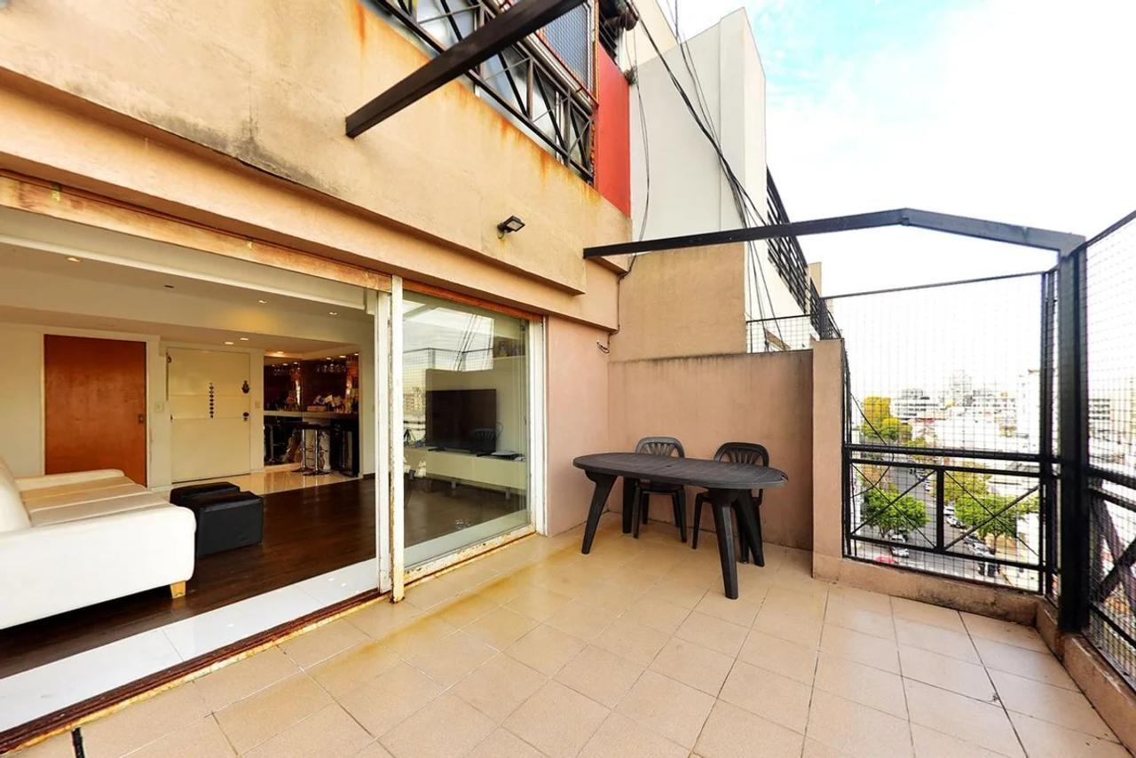 Venta 5 Ambientes con 2 cocheras y parrilla en Flores