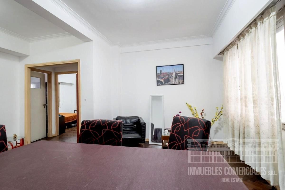 Venta Tres ambientes en Tribunales  61 m2