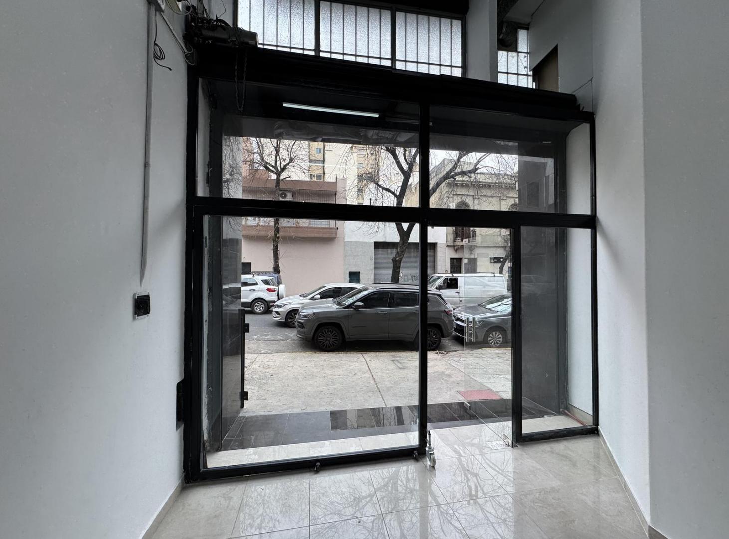 Foto de Local Comercial / Depósito a Estrenar con Acceso Vehicular | 98 m² |, imagen 3
