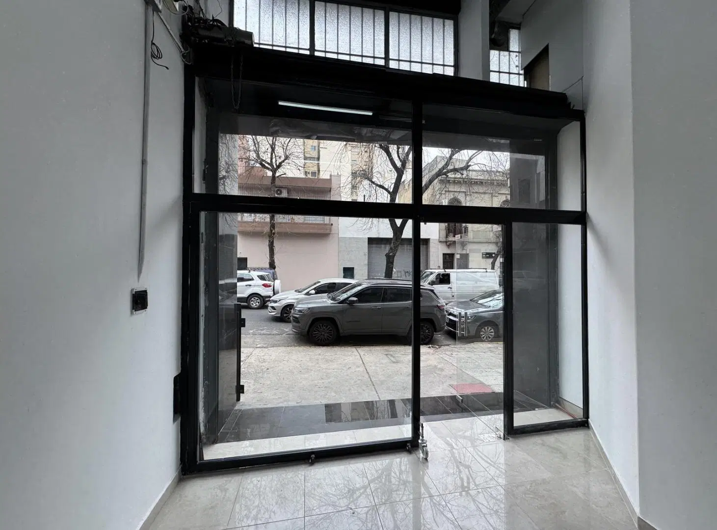 Local Comercial / Depósito a Estrenar con Acceso Vehicular | 98 m² | San Cristóbal 3
