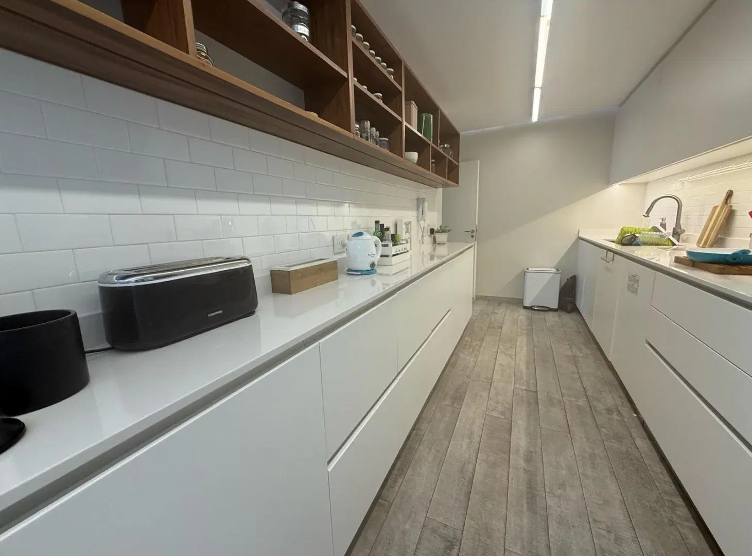 Excelente departamento reciclado 4 ambientes con dependencia - dos cocheras - Las Cañitas 8