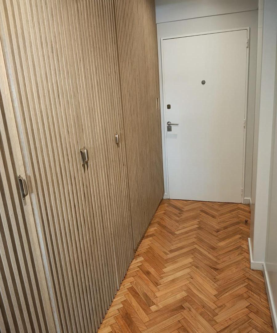Foto de ALQUILER 2 AMBIENTES EN RECOLETA – MUY LUMINOSO CON BALCÓN CORRIDO, imagen 5