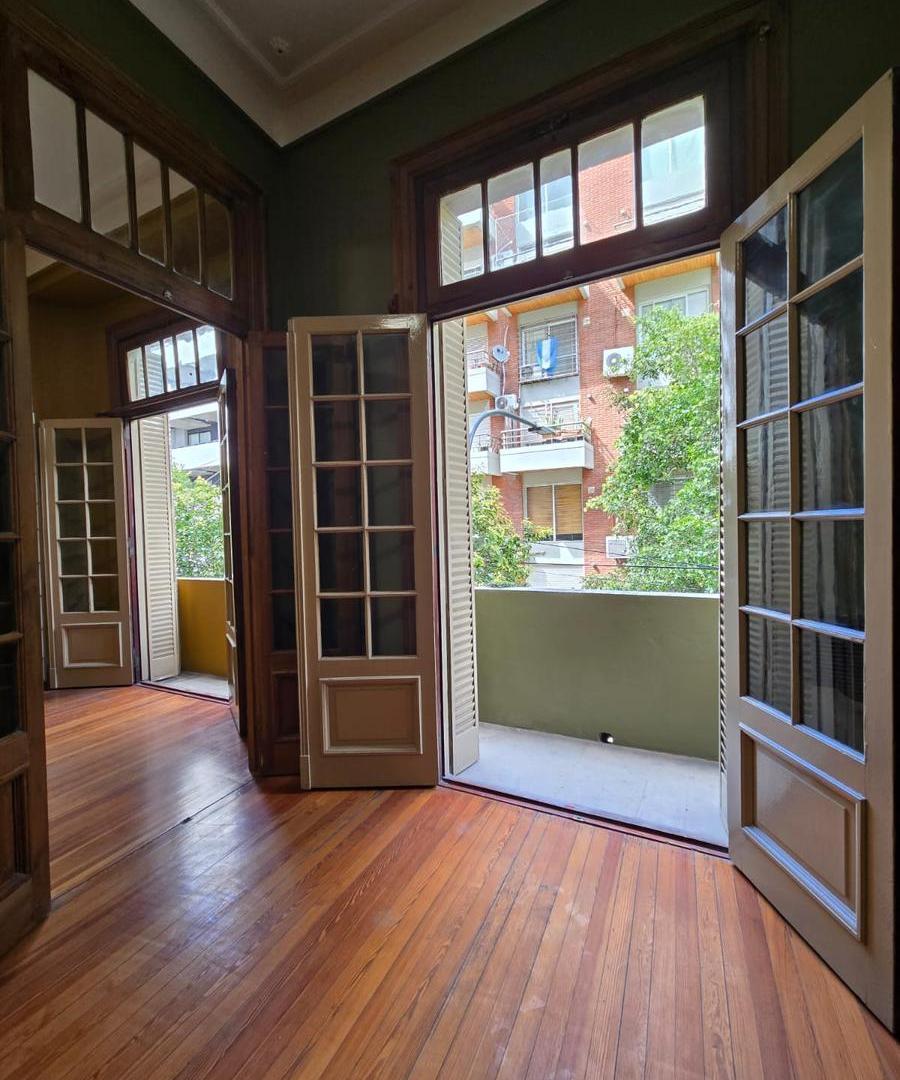 Foto de SEMIPISO CLÁSICO Y CON GRAN AMPLITUD EN BALVANERA, imagen 3