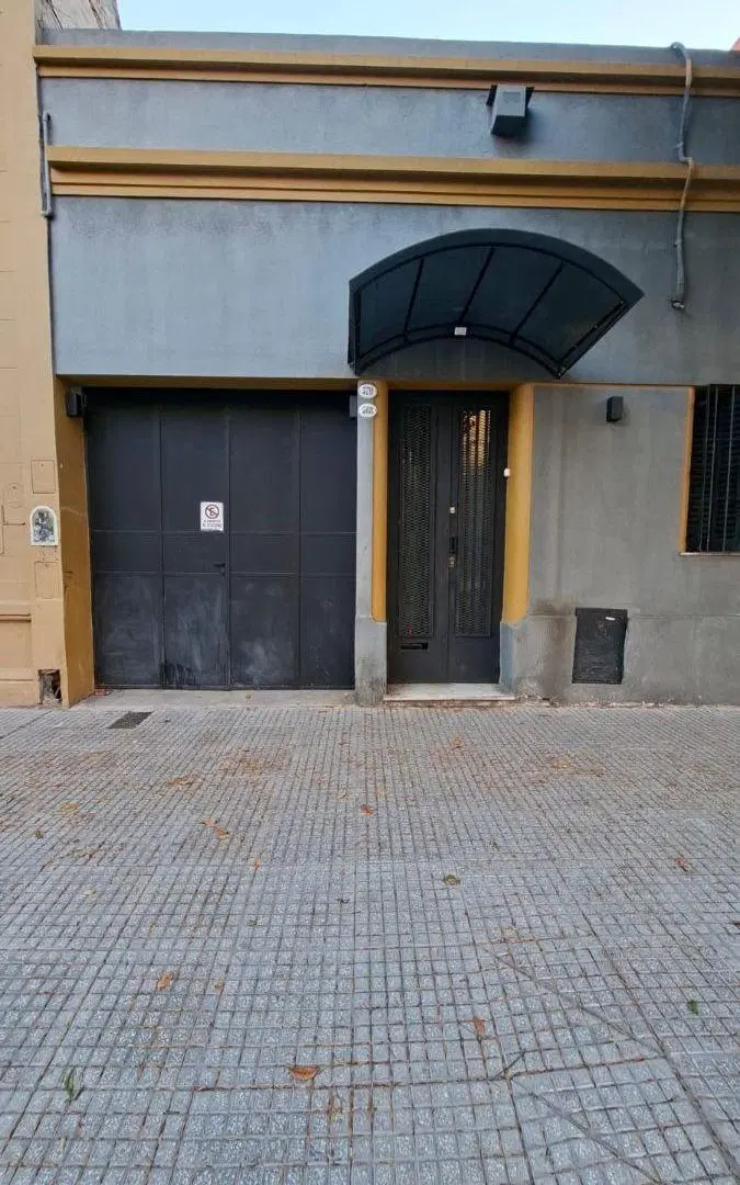 Alq Casa uso comercial/profesional. 250m2 tot. Coch cub. Loyola al 500, Villa Crespo. 3