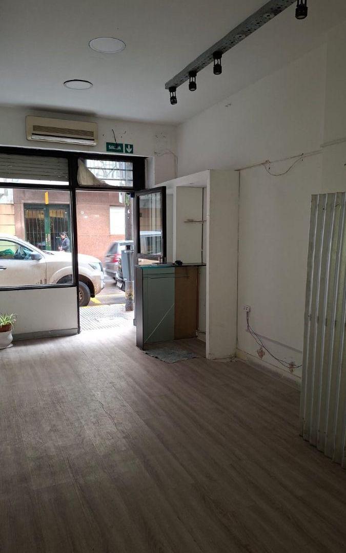 Foto de Venta. Local comercial. 34.63 M2 Totales.2.80 M2 de frente. A la, imagen 2