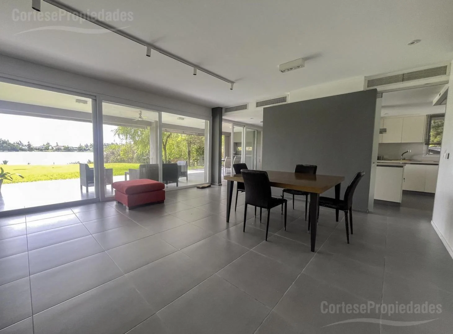 Foto de Venta de casa a la laguna en Santa Catalina, imagen 5