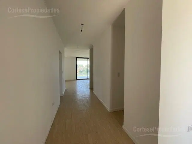 Casa en venta en barrio El Canton Golf 4
