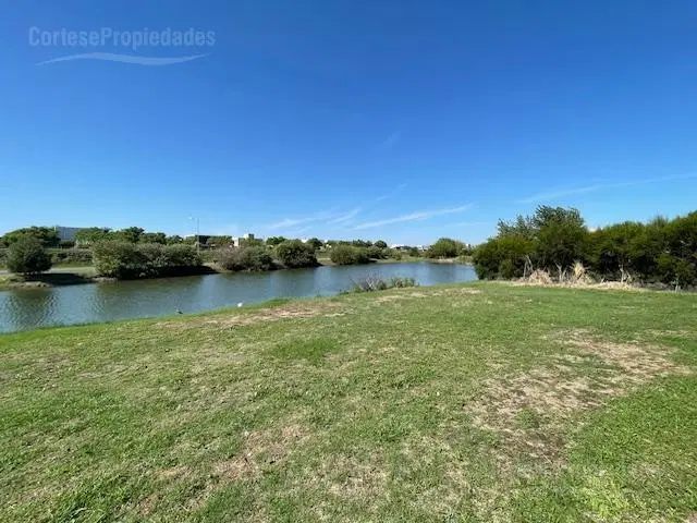 Casa en venta en barrio El Canton Golf 3
