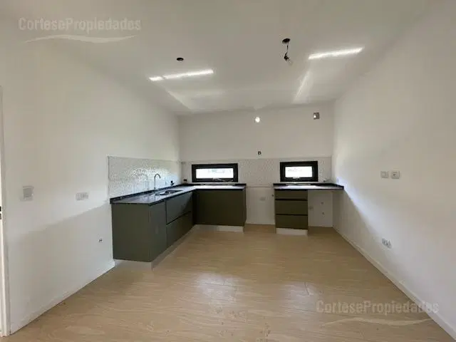 Casa en venta en barrio El Canton Golf 4
