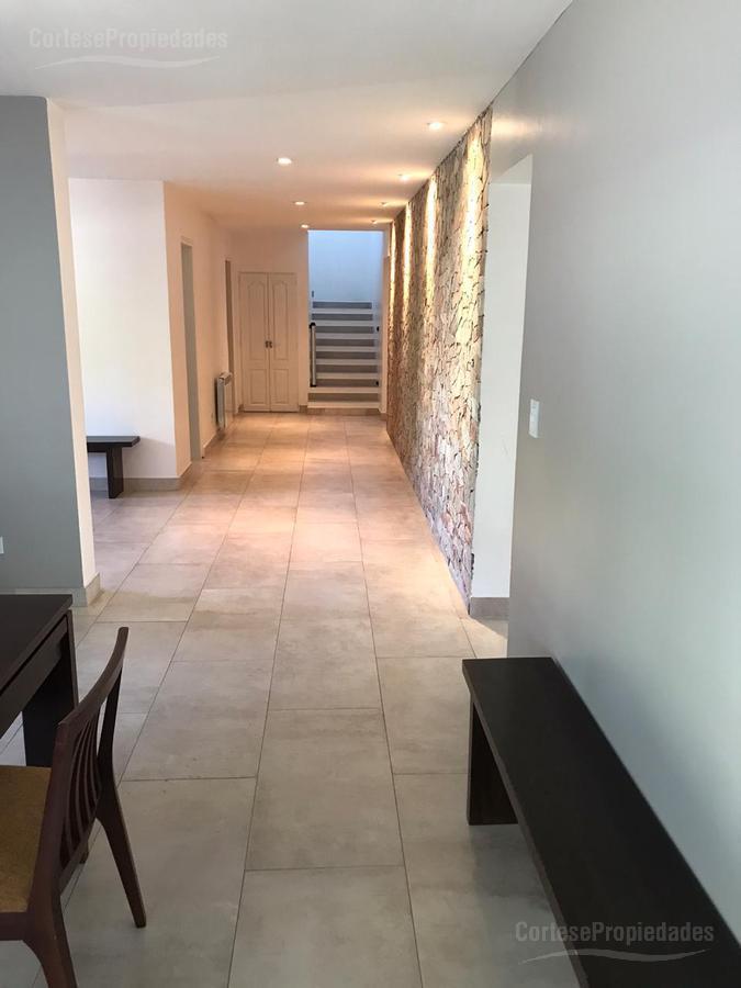 Casa en venta a la Laguna en barrio Santa Catalina