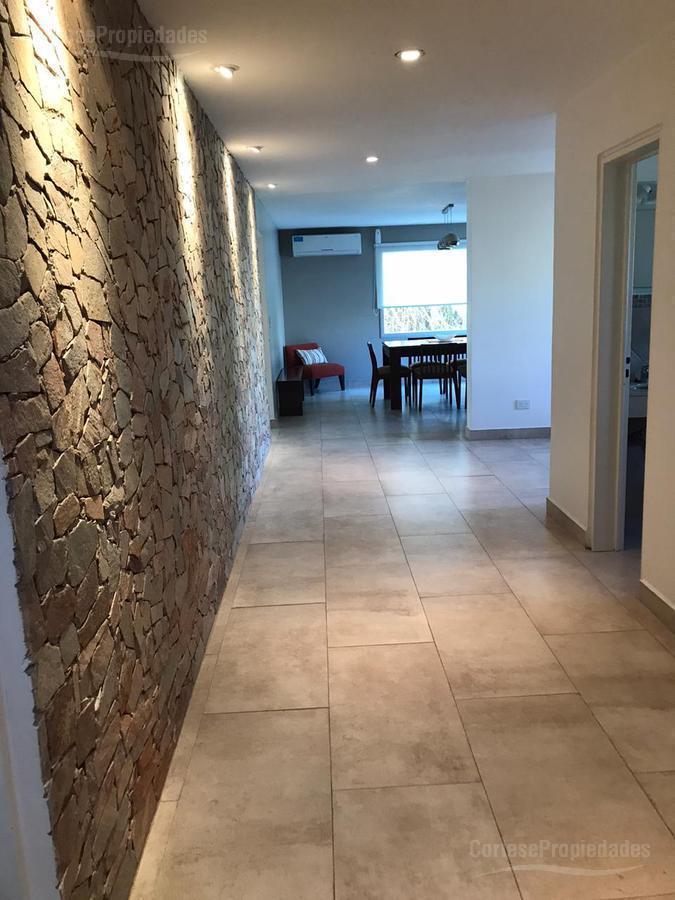 Foto de Casa en venta a la Laguna en barrio Santa Catalina, imagen 2