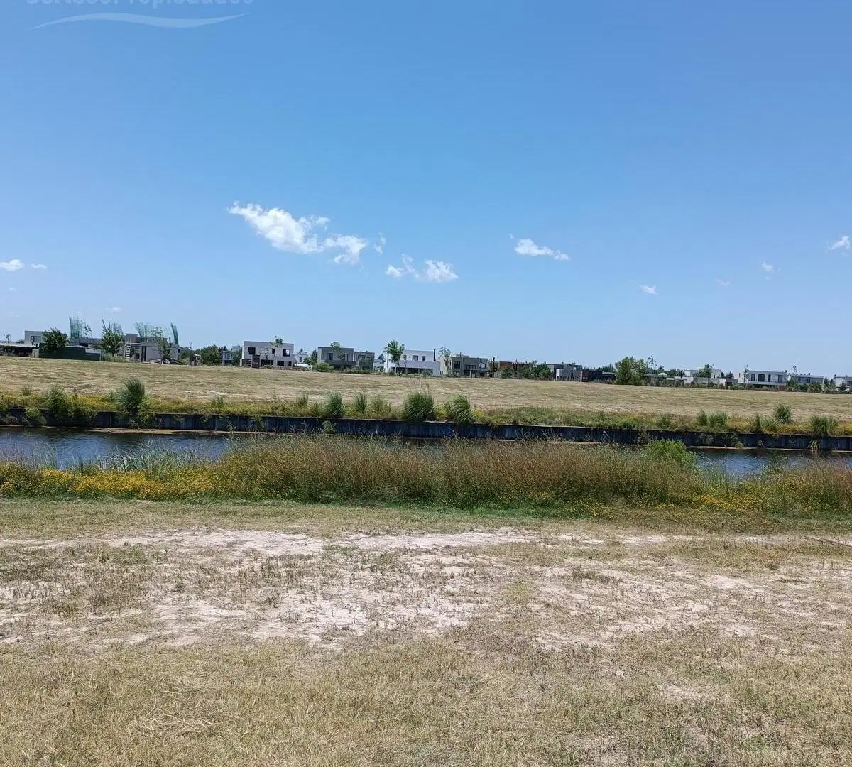 Oportunidad de venta lote en el naudir al rio 5