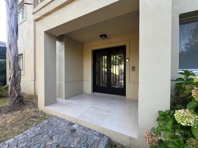 Foto de Casa en venta/ alquiler en Santa Catalina, imagen 2