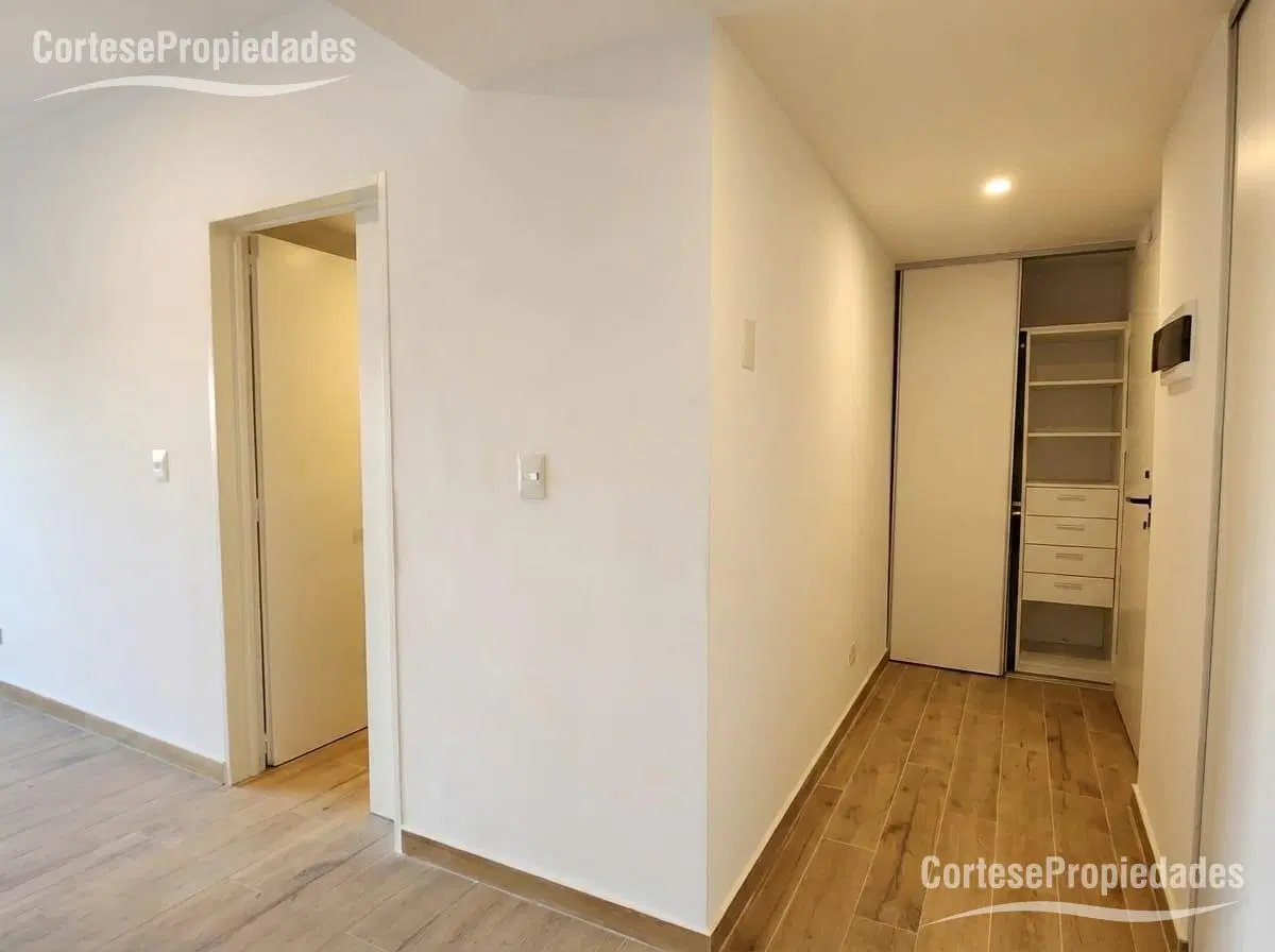 Departamento monoambiente en alquiler, con balcon y aire acondicionado 4
