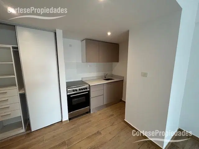 Departamento monoambiente en alquiler, con balcon y aire acondicionado 1