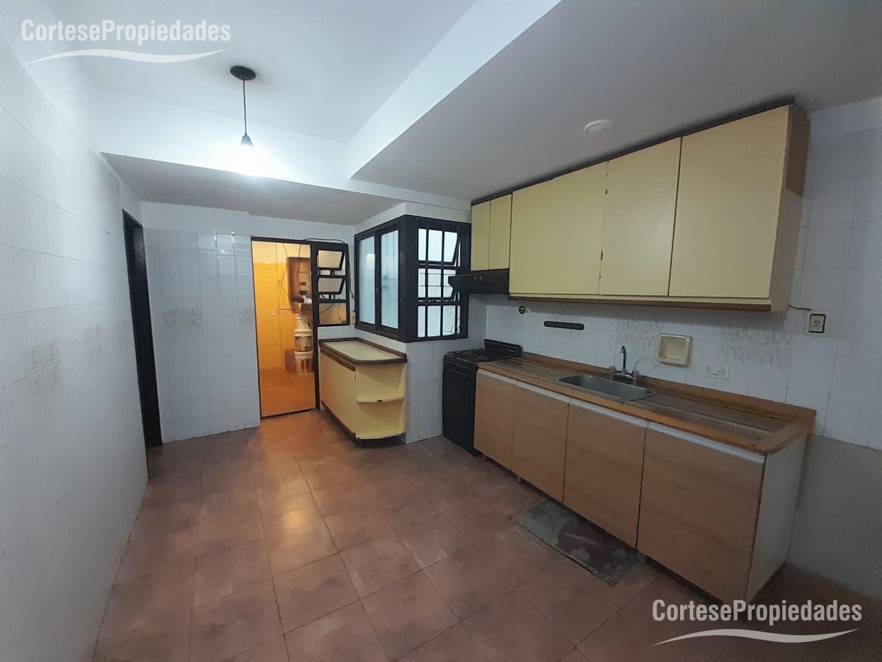 Foto de Departamento 4 ambientes en alquiler con cochera, imagen 1