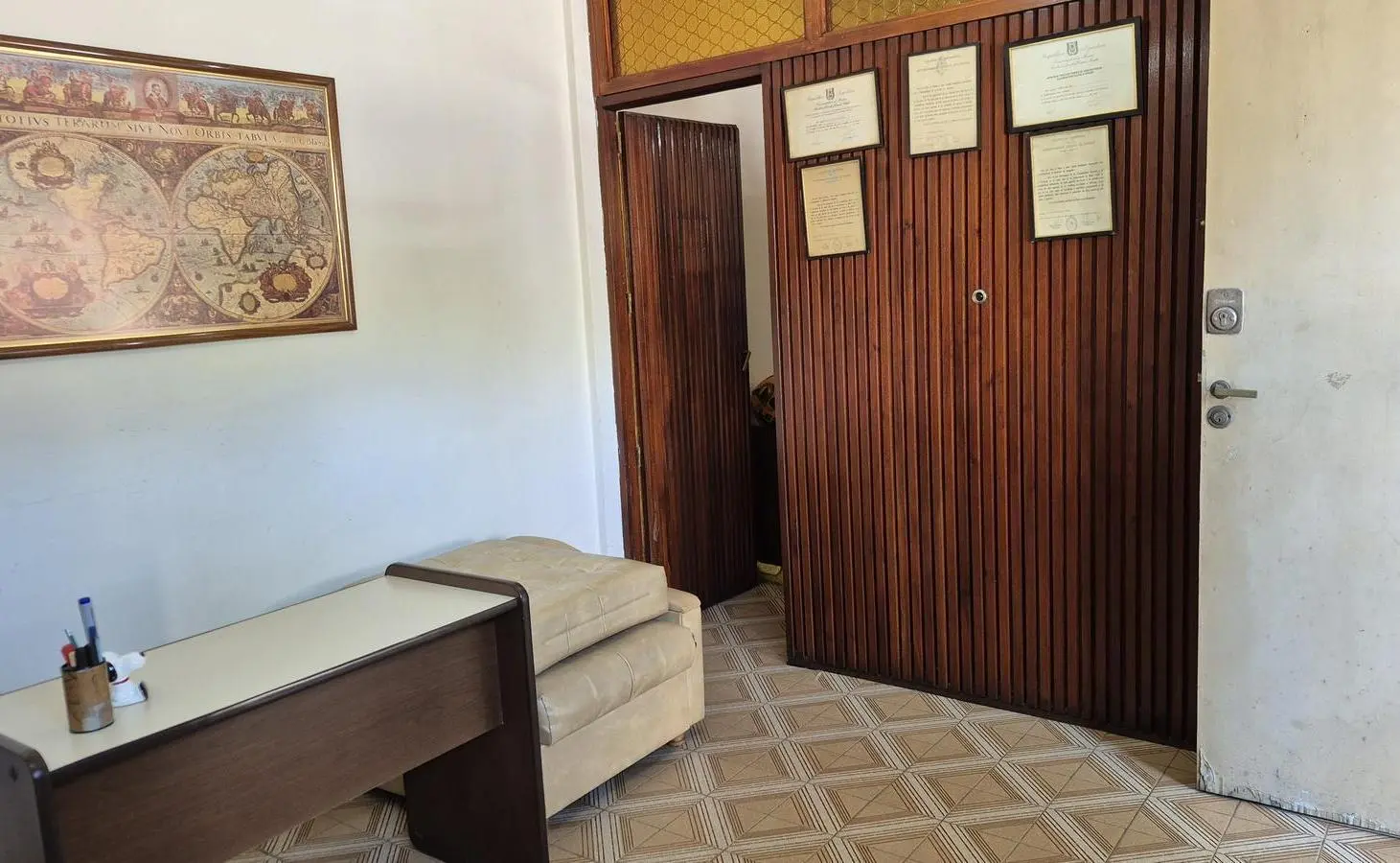 LOCAL/OFICINAS 4