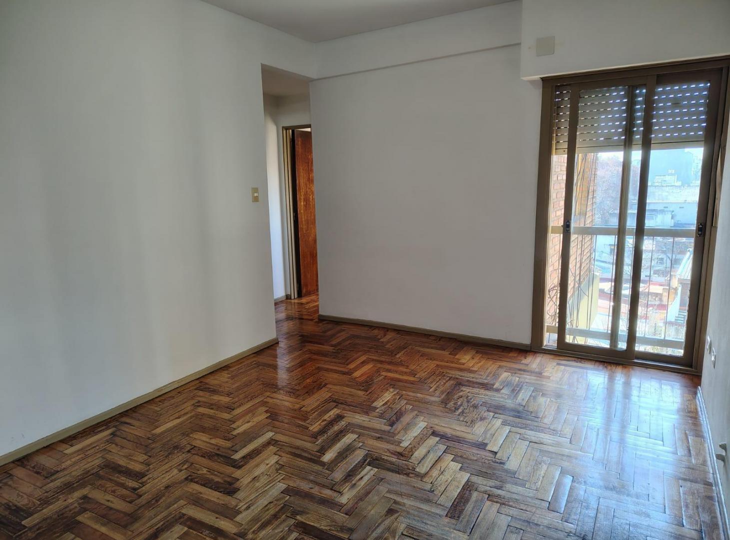 Foto de Departamento en Floresta- 2 Amb. Excelente estado, imagen 1