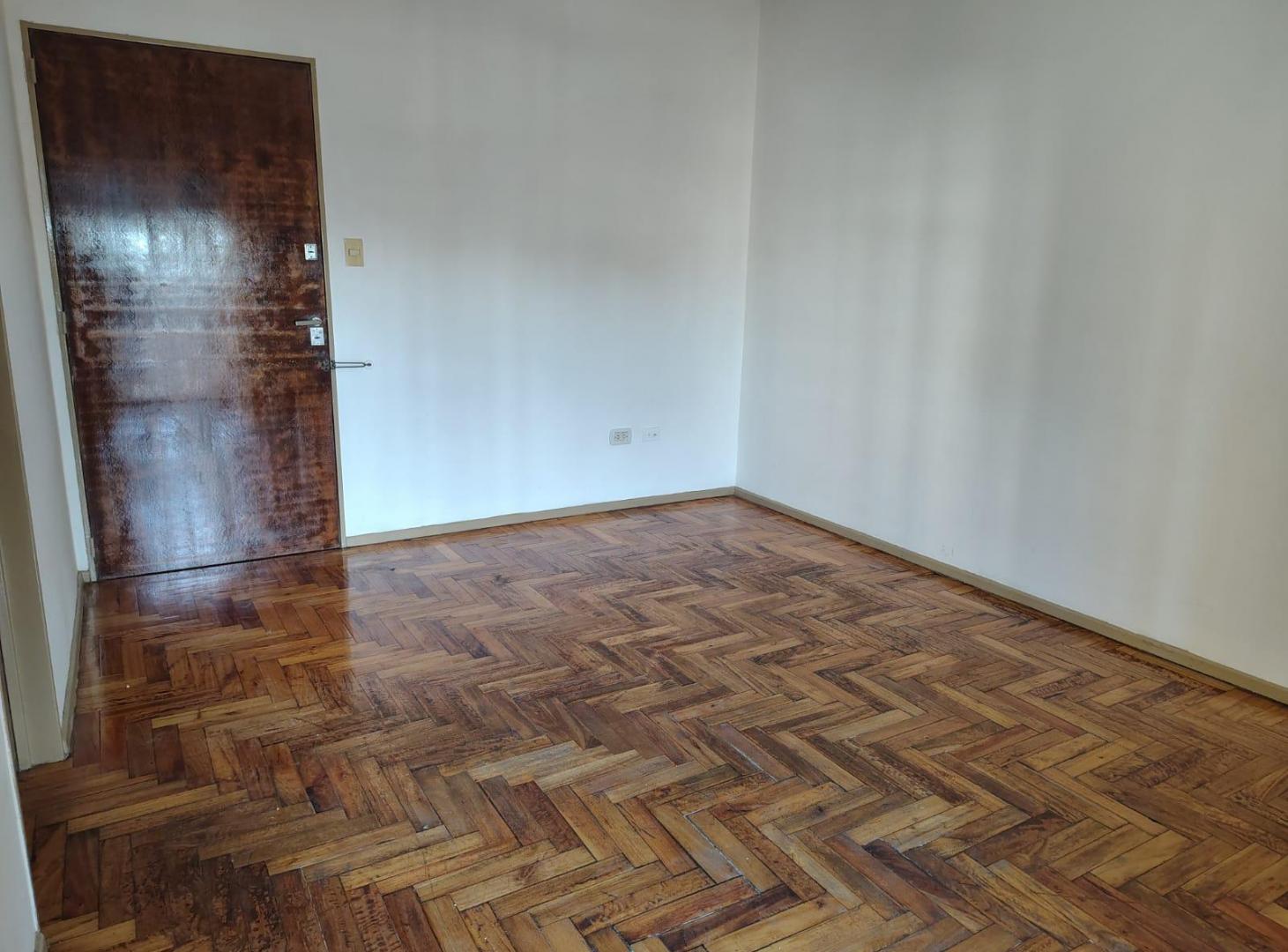 Foto de Departamento en Floresta- 2 Amb. Excelente estado, imagen 3