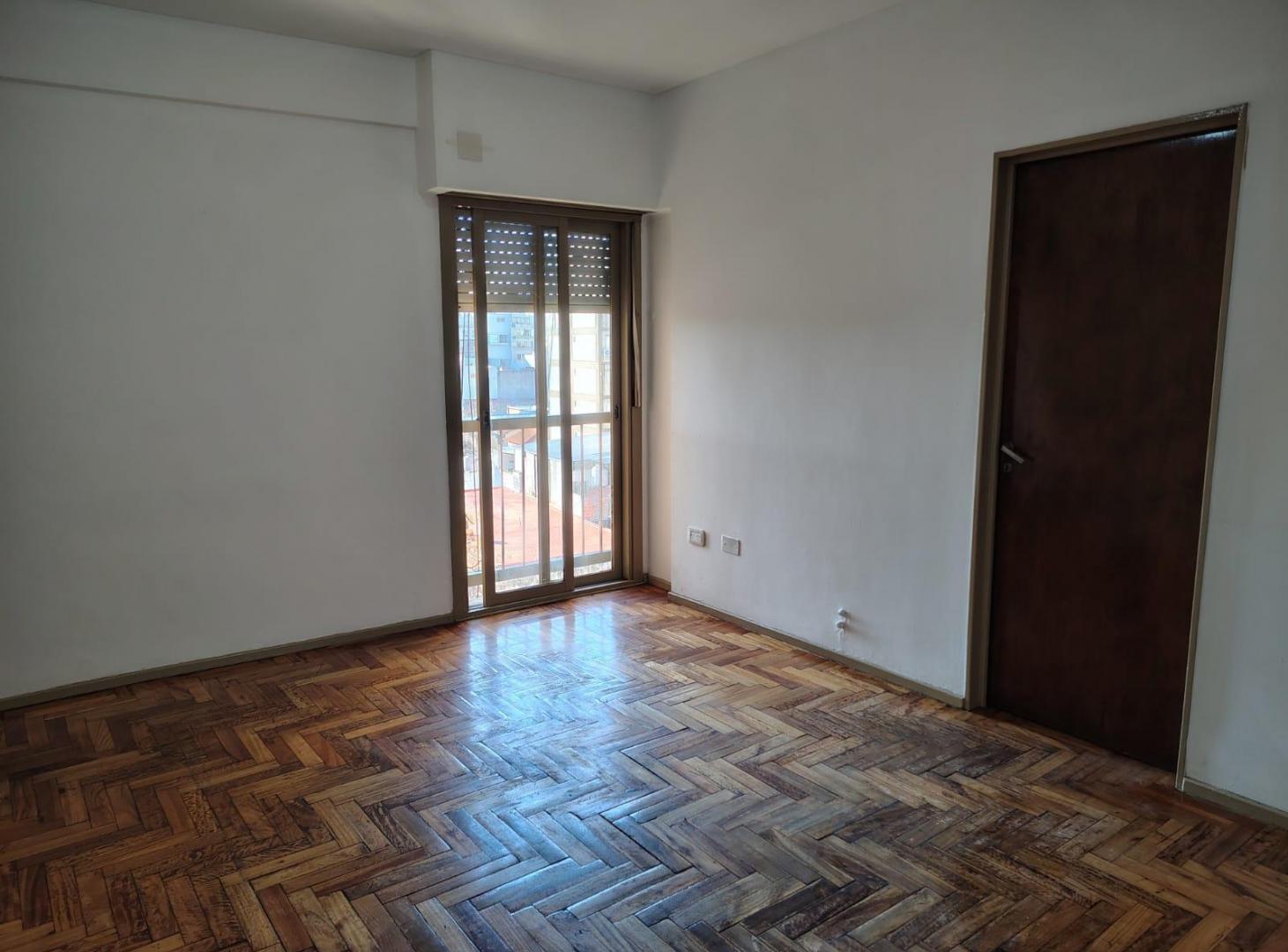 Foto de Departamento en Floresta- 2 Amb. Excelente estado, imagen 2
