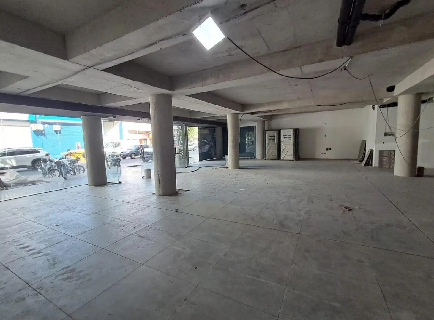 EN ALQUILER Local comercial A ESTRENAR con Patio 340 m2 Bº Gral. Paz Esquiu al 800 3