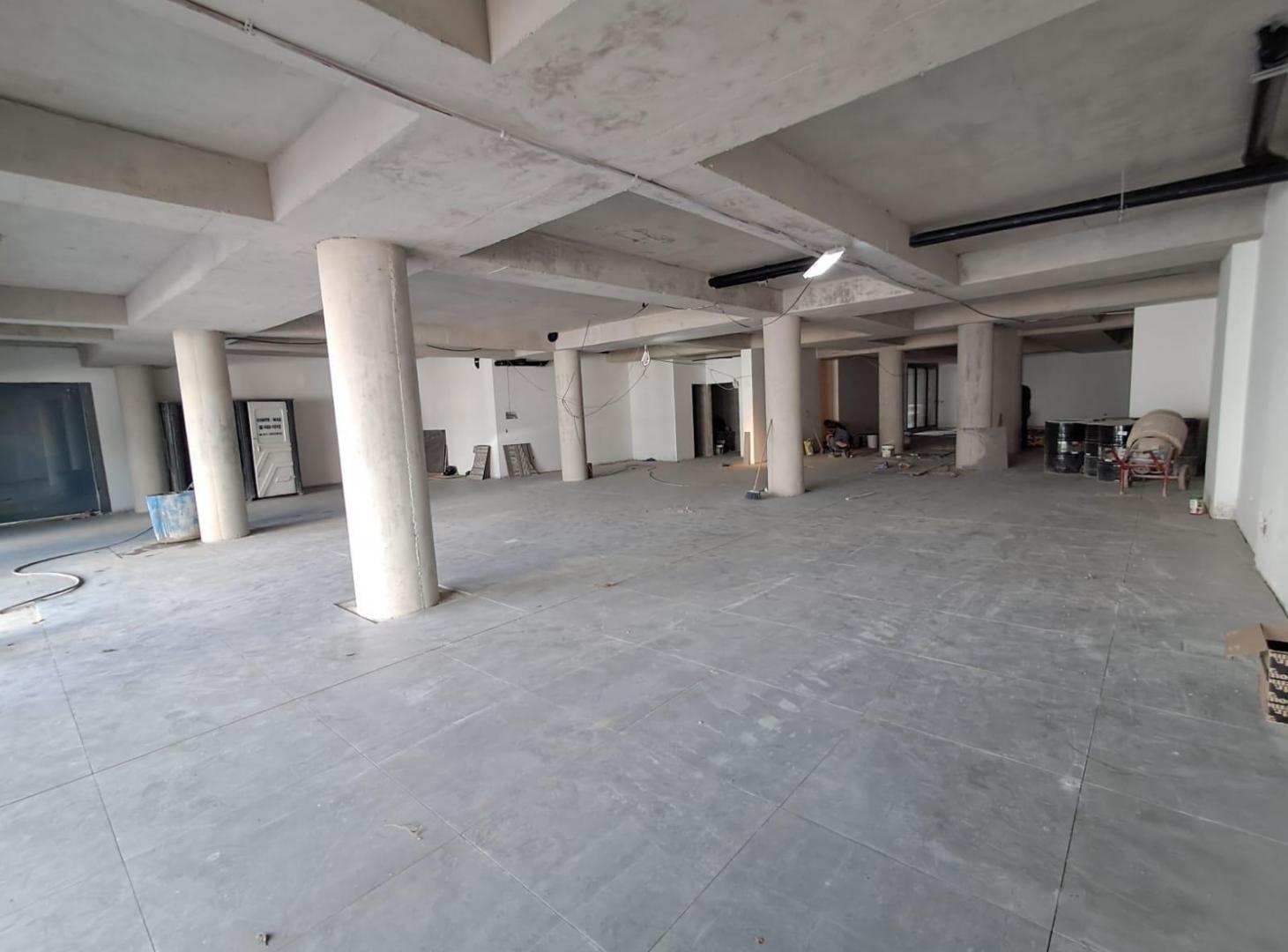 Foto de EN ALQUILER Local comercial A ESTRENAR con Patio 340 m2 Bº Gral. Paz, imagen 4