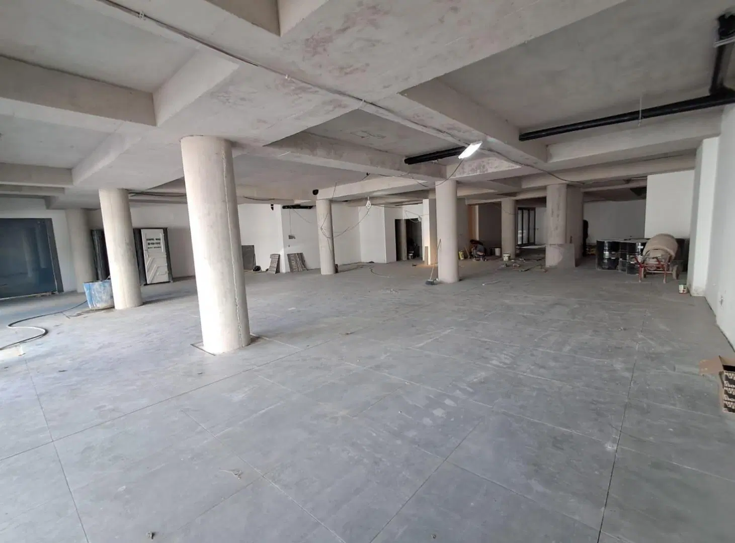 EN ALQUILER Local comercial A ESTRENAR con Patio 340 m2 Bº Gral. Paz Esquiu al 800 4